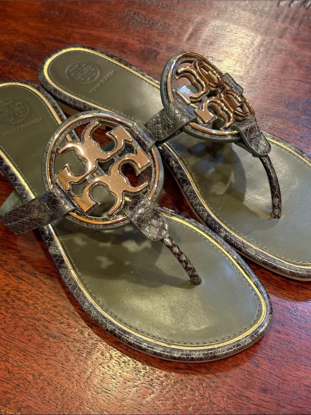 Tory Burch Miller Sandals Olive Green Snake Print Leather / Gold Logo size 8.5